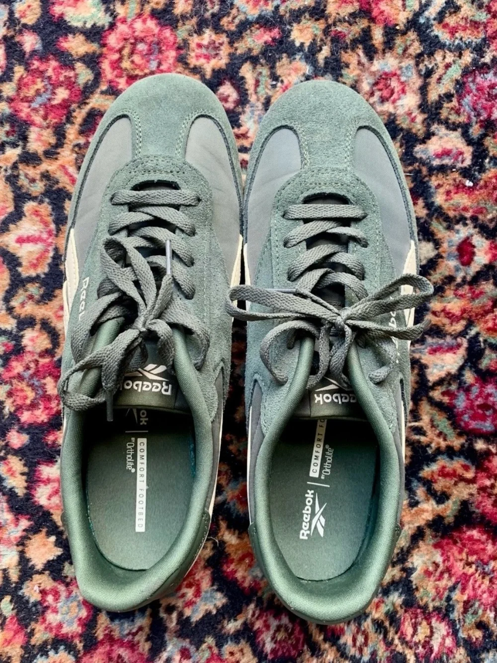 🔥🤙Reebok Men's Green & Cream Retro Runner Sneakers